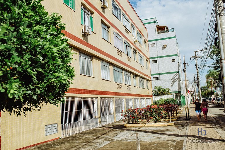 Ap. na beira da praia, ótima localização | ROMM104
