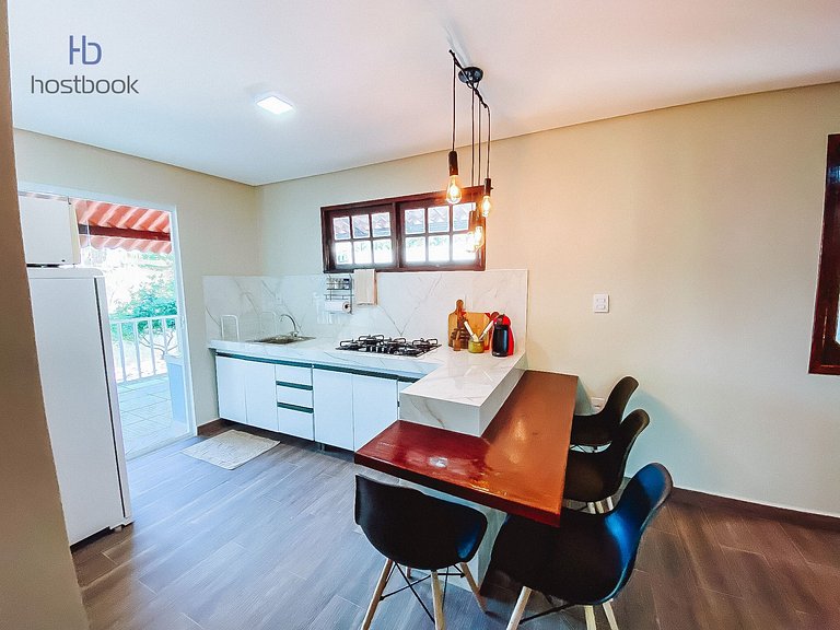 Casa completa com quintal a 500m da praia | MAAL02