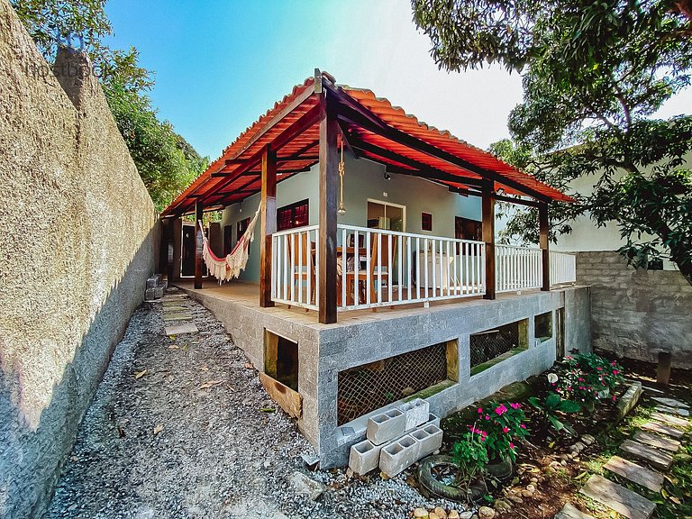 Casa completa com quintal a 500m da praia | MAAL02