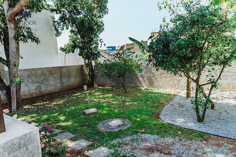 Casa completa com quintal a 500m da praia | MAAL02