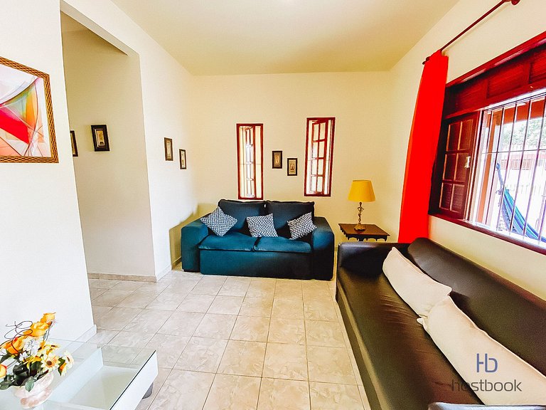 Large duplex with backyard 300m from downtown beach