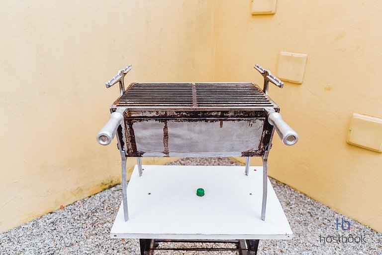 Large duplex with backyard 300m from downtown beach