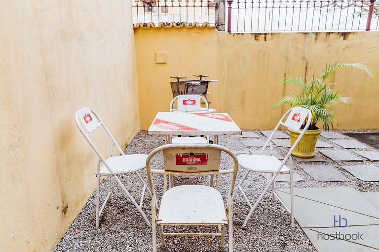 Large duplex with backyard 300m from downtown beach