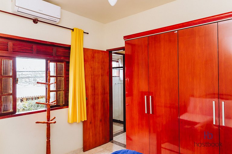 Large duplex with backyard 300m from downtown beach