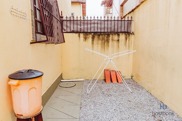 Large duplex with backyard 300m from downtown beach