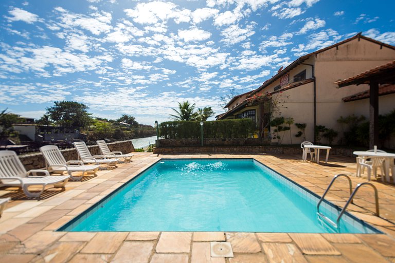 Preciosa casa al lado de la playa y canal