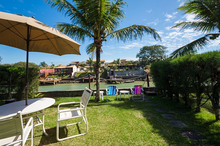 Casa incrível com canal navegável