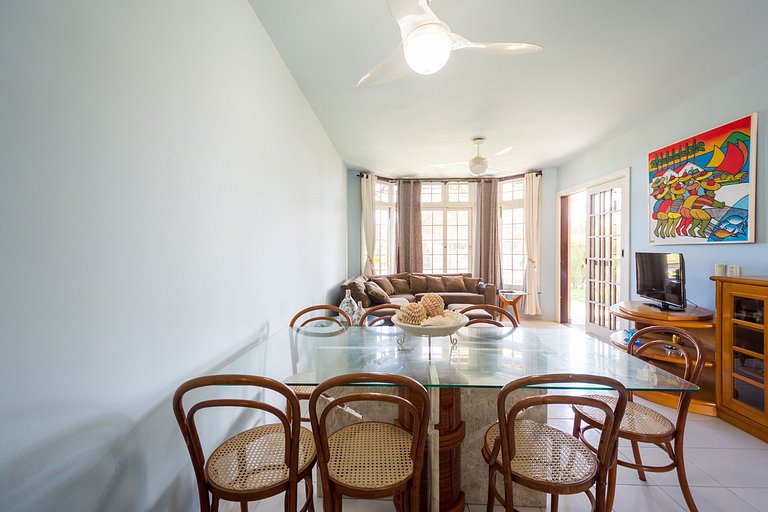 Beautiful house next to the beach and canal