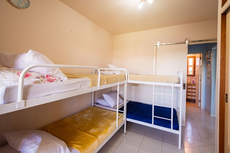 Casa incrível com canal navegável