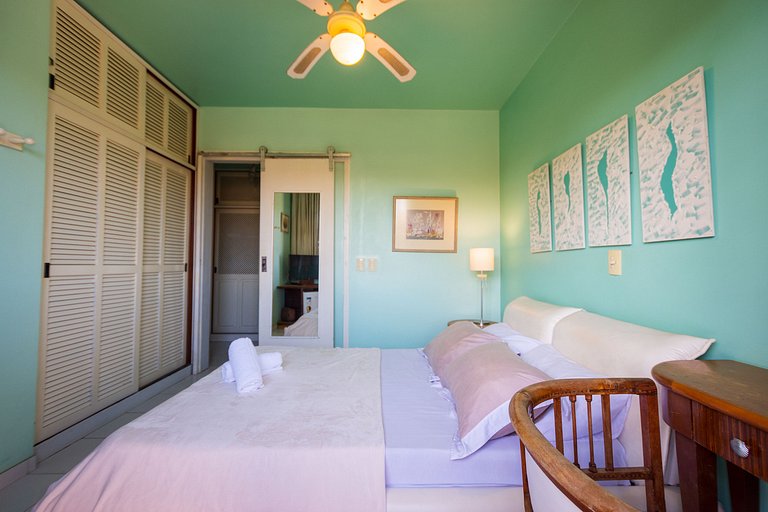 Beautiful house next to the beach and canal