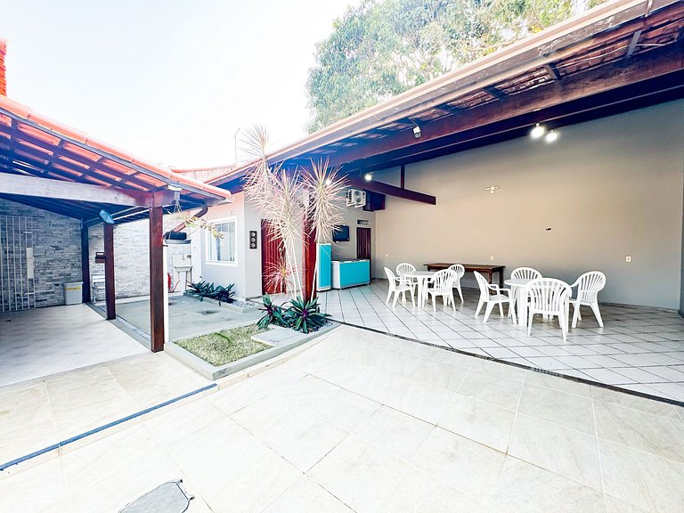 Casarão e piscina localização excelente | ROSF91