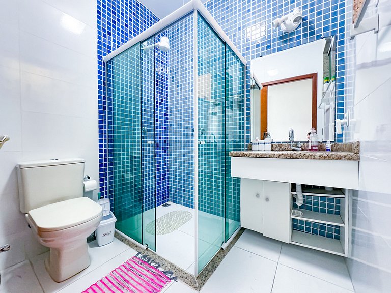 Casarão e piscina localização excelente | ROSF91