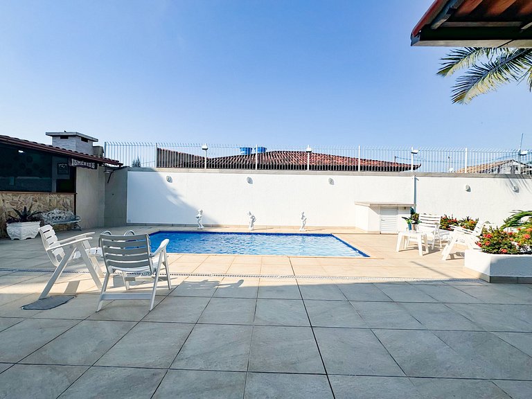 Casarão e piscina localização excelente | ROSF91