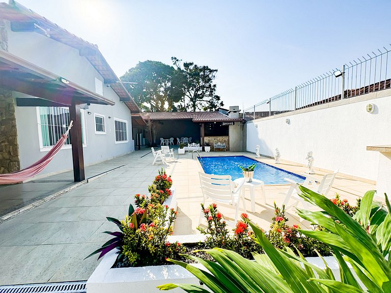 Casarão e piscina localização excelente | ROSF91