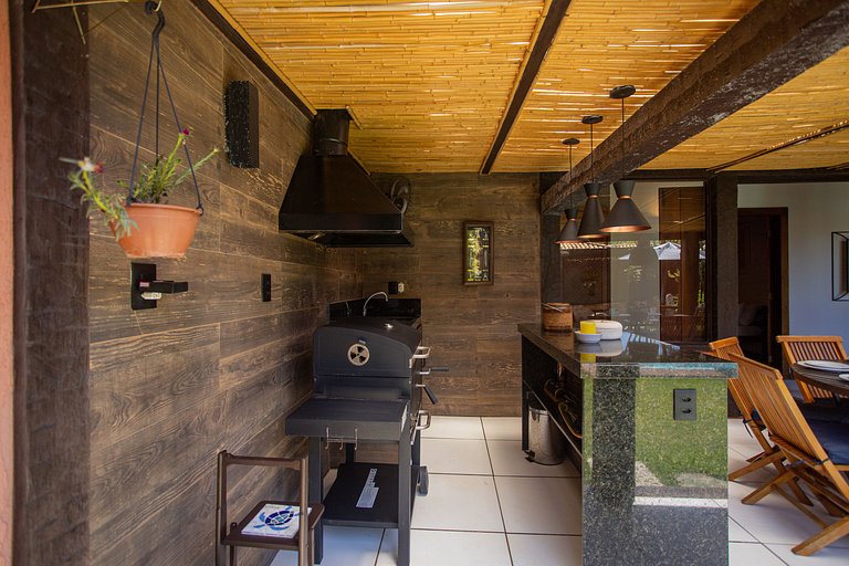 Linda casa em condomínio a 100 m da praia | BZBC19