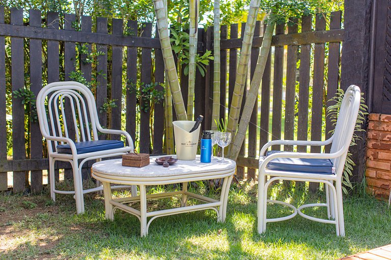 Linda casa em condomínio a 100 m da praia | BZBC19