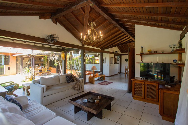Linda casa em condomínio a 300 m da praia | BZBC19