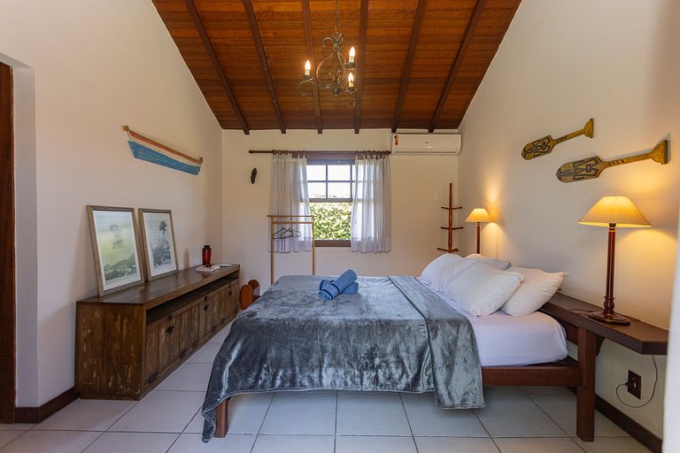 Linda casa em condomínio a 100 m da praia | BZBC19