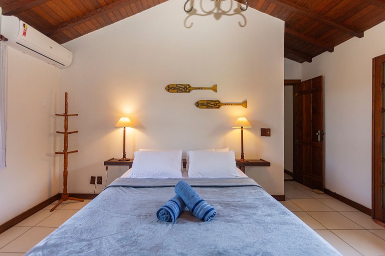 Linda casa em condomínio a 100 m da praia | BZBC19