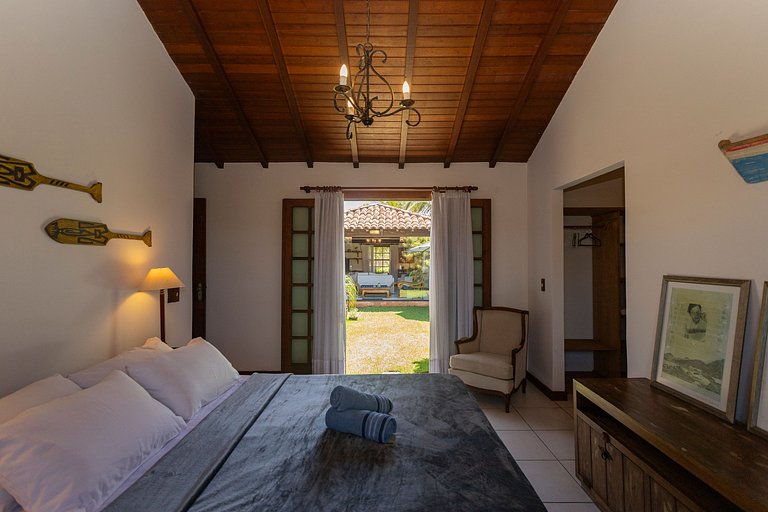 Linda casa em condomínio a 100 m da praia | BZBC19