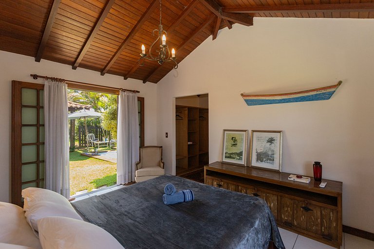 Linda casa em condomínio a 100 m da praia | BZBC19