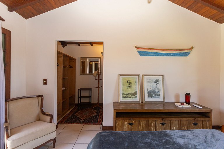 Linda casa em condomínio a 100 m da praia | BZBC19