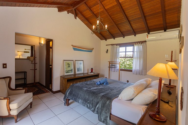 Linda casa em condomínio a 300 m da praia | BZBC19