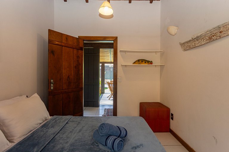 Linda casa em condomínio a 100 m da praia | BZBC19