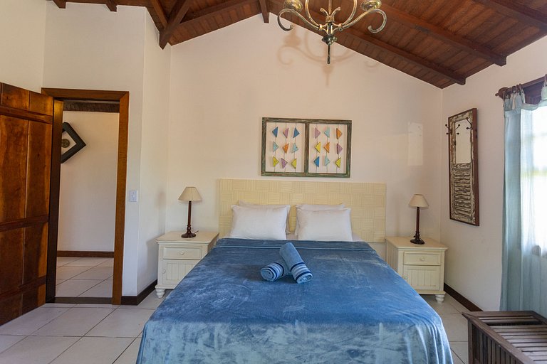 Linda casa em condomínio a 300 m da praia | BZBC19