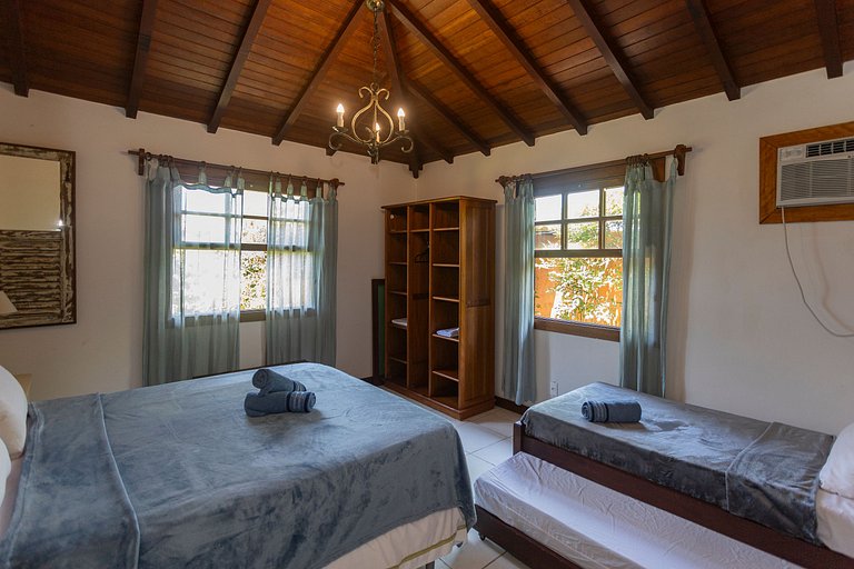 Linda casa em condomínio a 100 m da praia | BZBC19