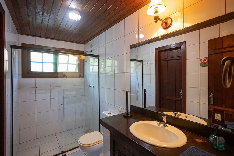Linda casa em condomínio a 300 m da praia | BZBC19