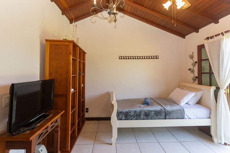 Linda casa em condomínio a 300 m da praia | BZBC19