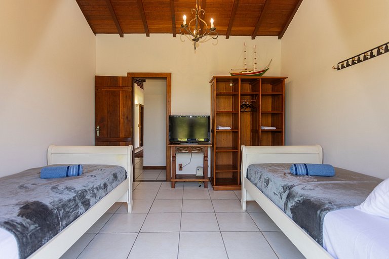 Linda casa em condomínio a 300 m da praia | BZBC19