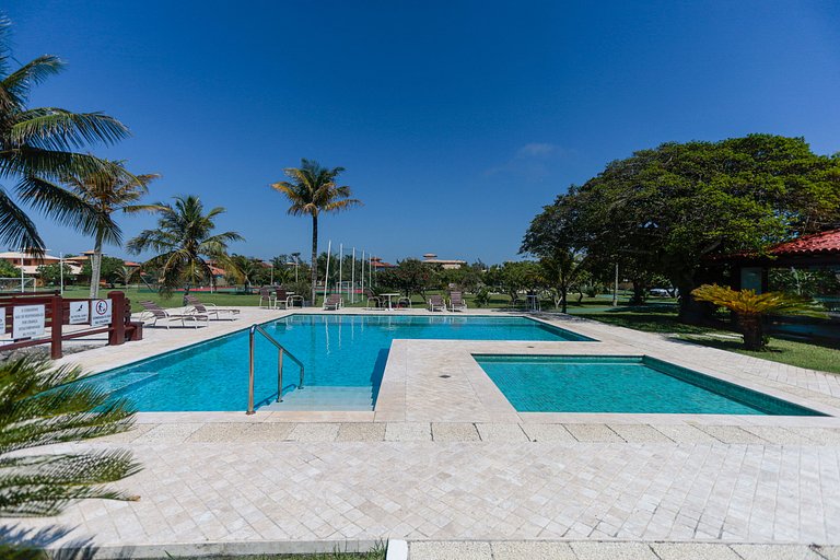 Linda casa em condomínio a 300 m da praia | BZBC19
