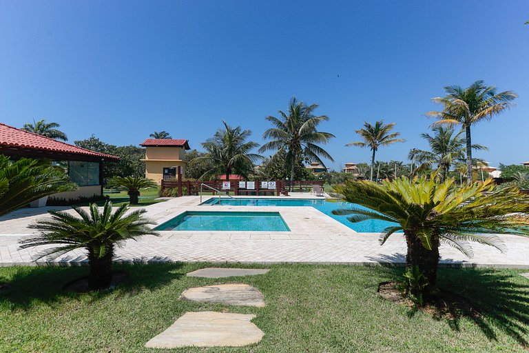 Linda casa em condomínio a 300 m da praia | BZBC19