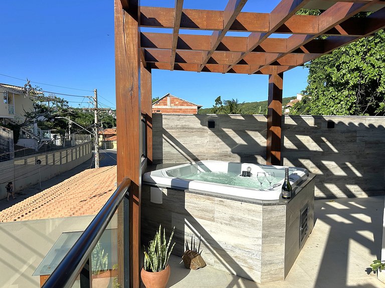 Casa com hidromassagem a passos da praia | BZCE359