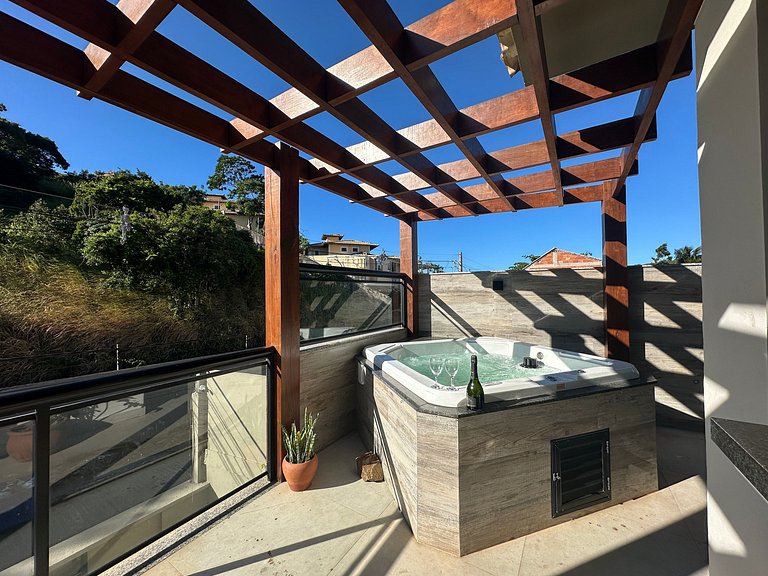 Casa com hidromassagem a passos da praia | BZCE359