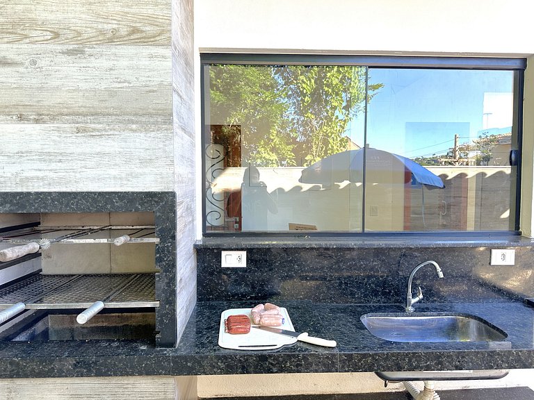 Casa com hidromassagem a passos da praia | BZCE359