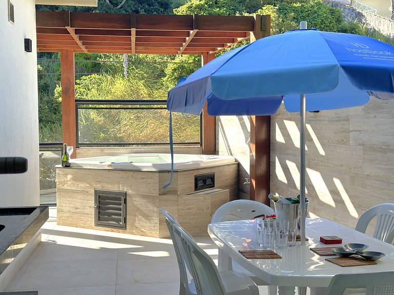 Casa com hidromassagem a passos da praia | BZCE359