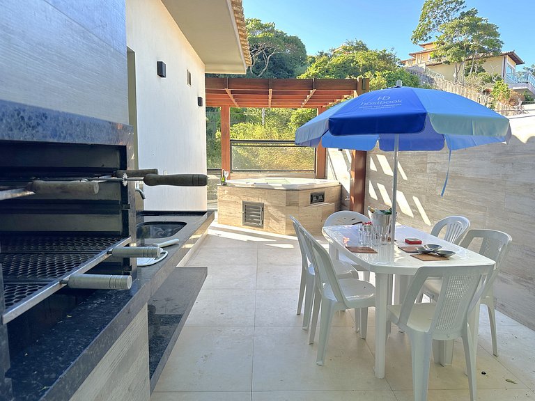 Casa com hidromassagem a passos da praia | BZCE359