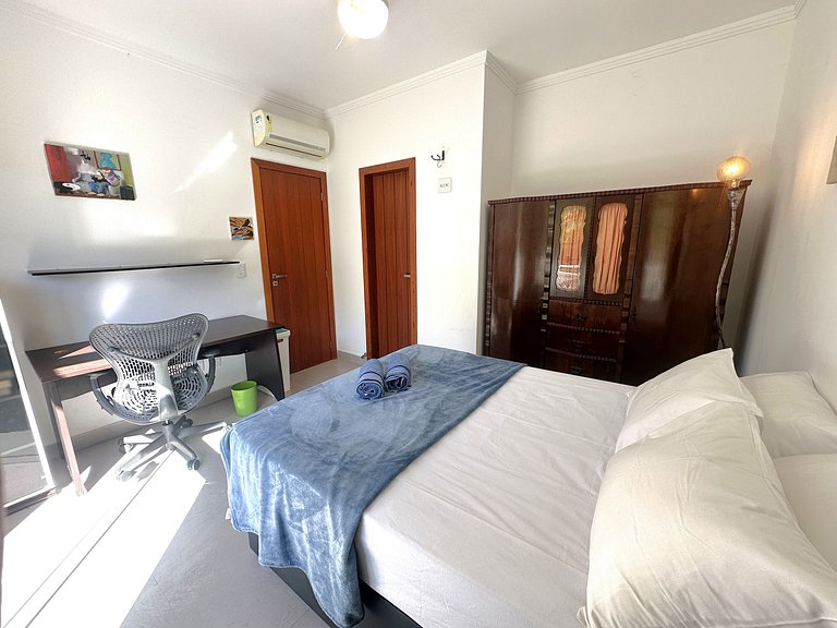 Casa com hidromassagem a passos da praia | BZCE359