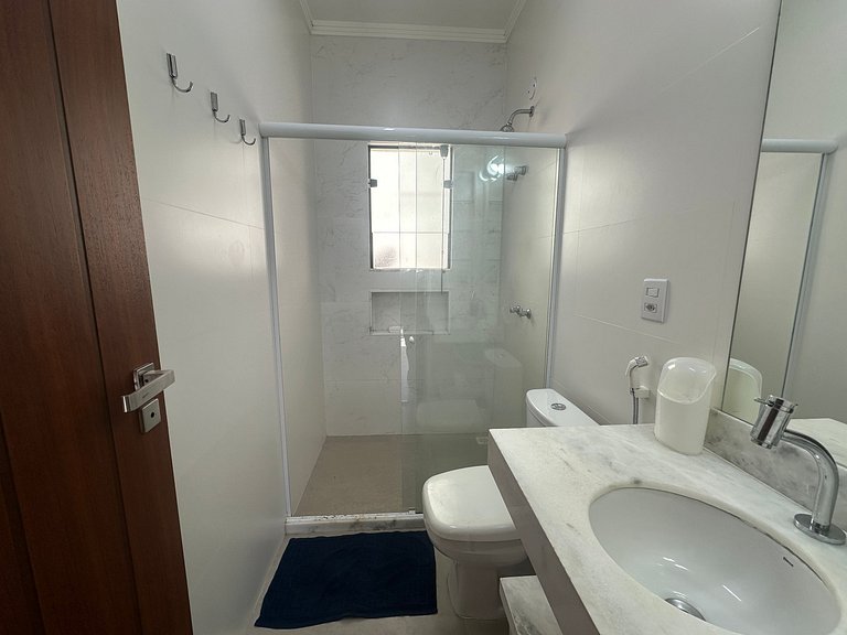 Casa com hidromassagem a passos da praia | BZCE359