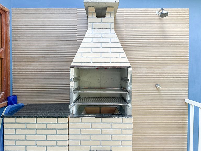 Casa completa com quintal a 500m da praia | MAAL02