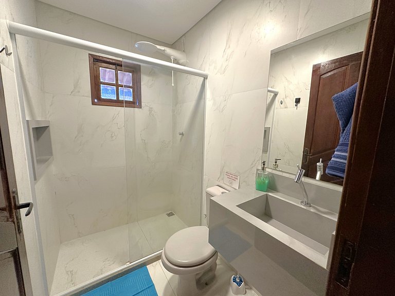 Casa completa com quintal a 500m da praia | MAAL02