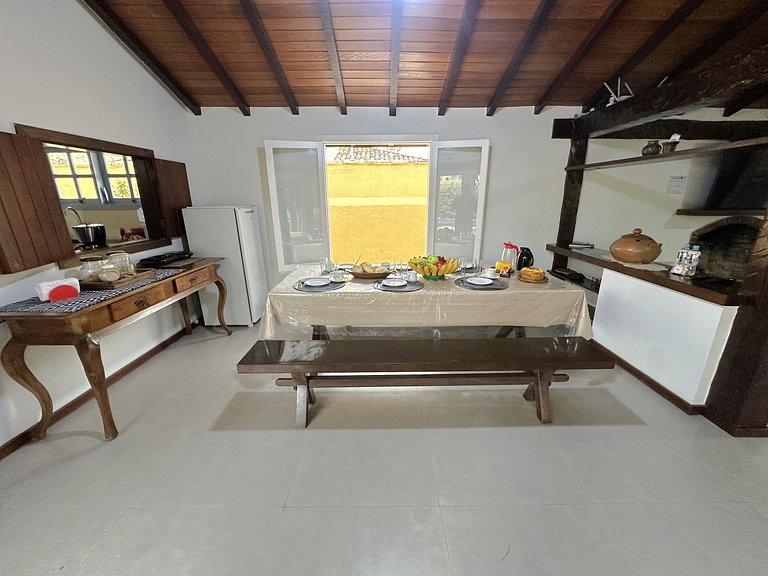 Casa buziana com piscina no melhor ponto de Geribá