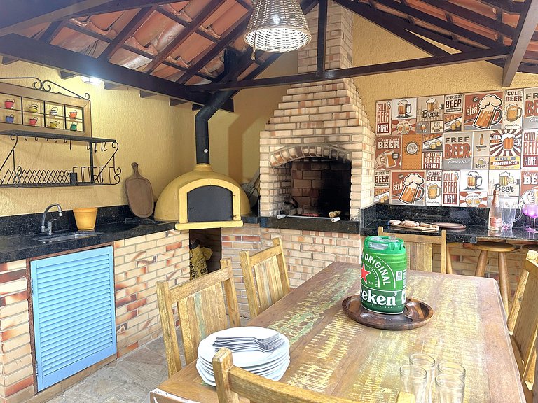 Casa buziana com piscina no melhor ponto de Geribá