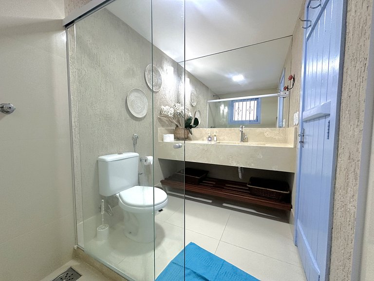 Casa buziana com piscina no melhor ponto de Geribá