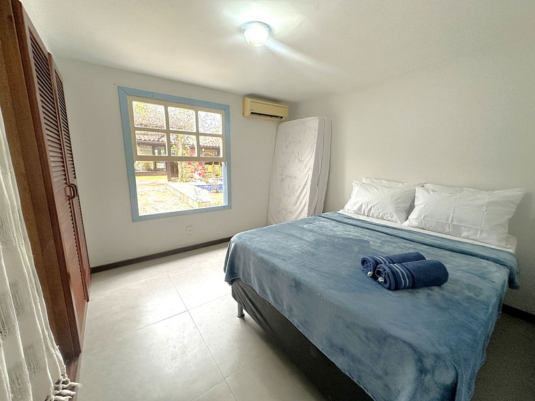 Casa buziana com piscina no melhor ponto de Geribá