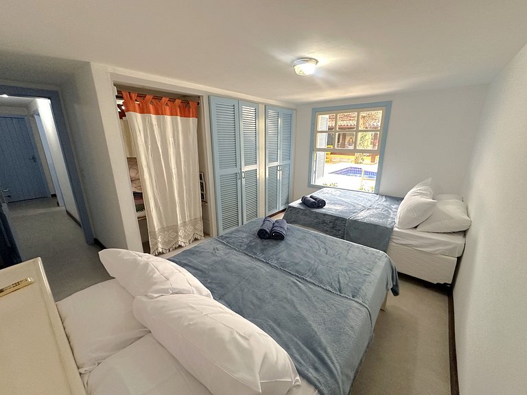 Casa buziana com piscina no melhor ponto de Geribá