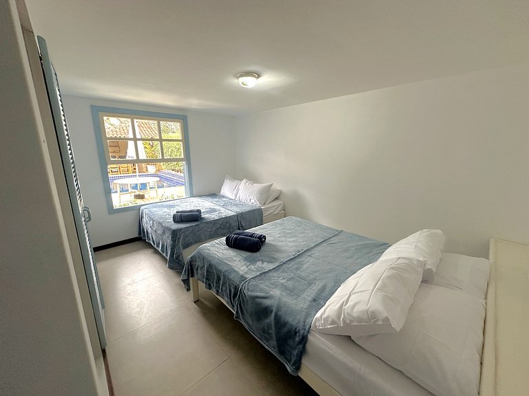 Casa buziana com piscina no melhor ponto de Geribá